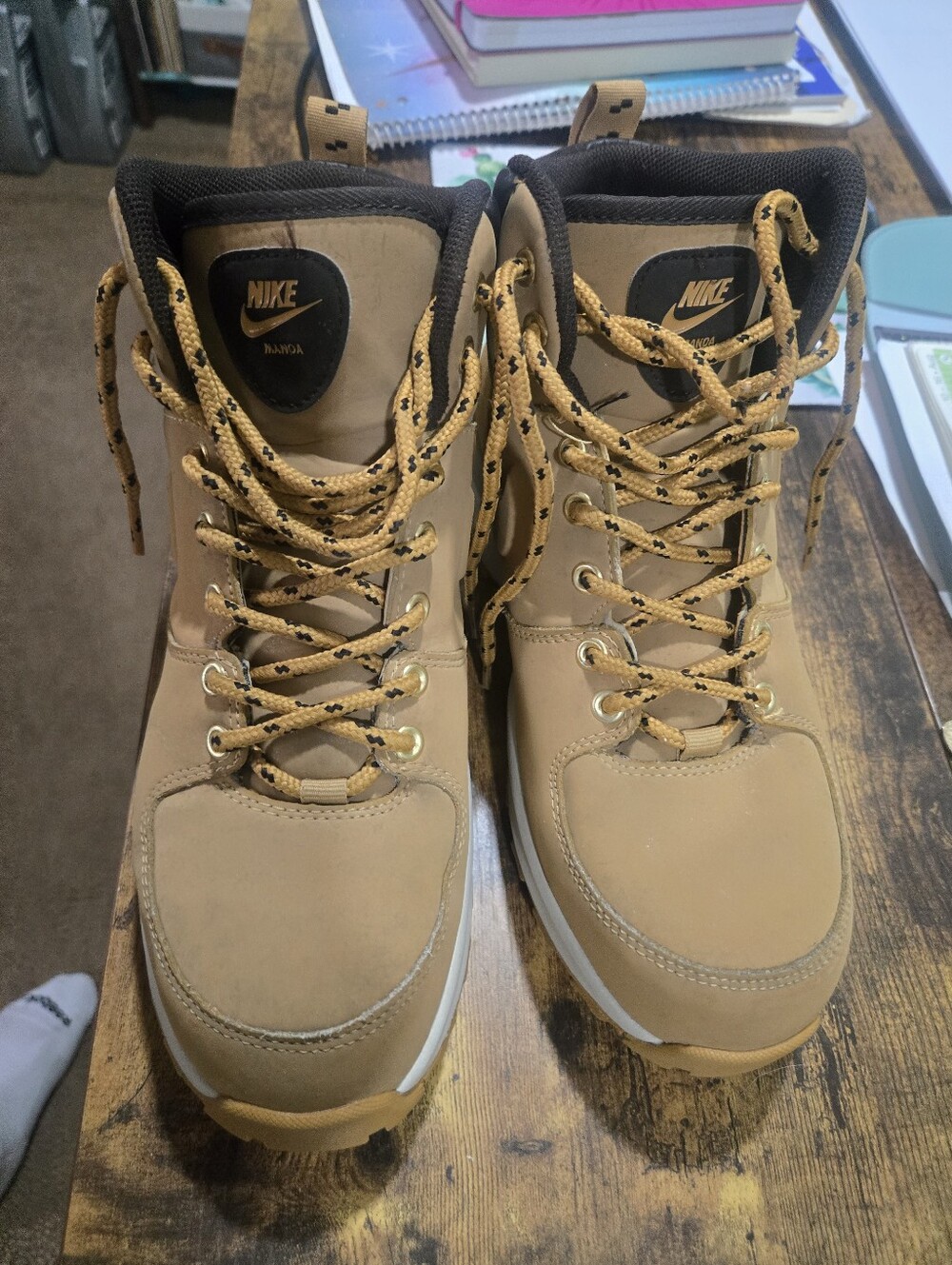 Nike Men’s Boots 8.5 Like New Condition